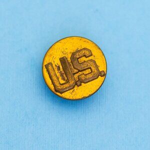 Vintage Gold Tone US American Crest Pin - N30